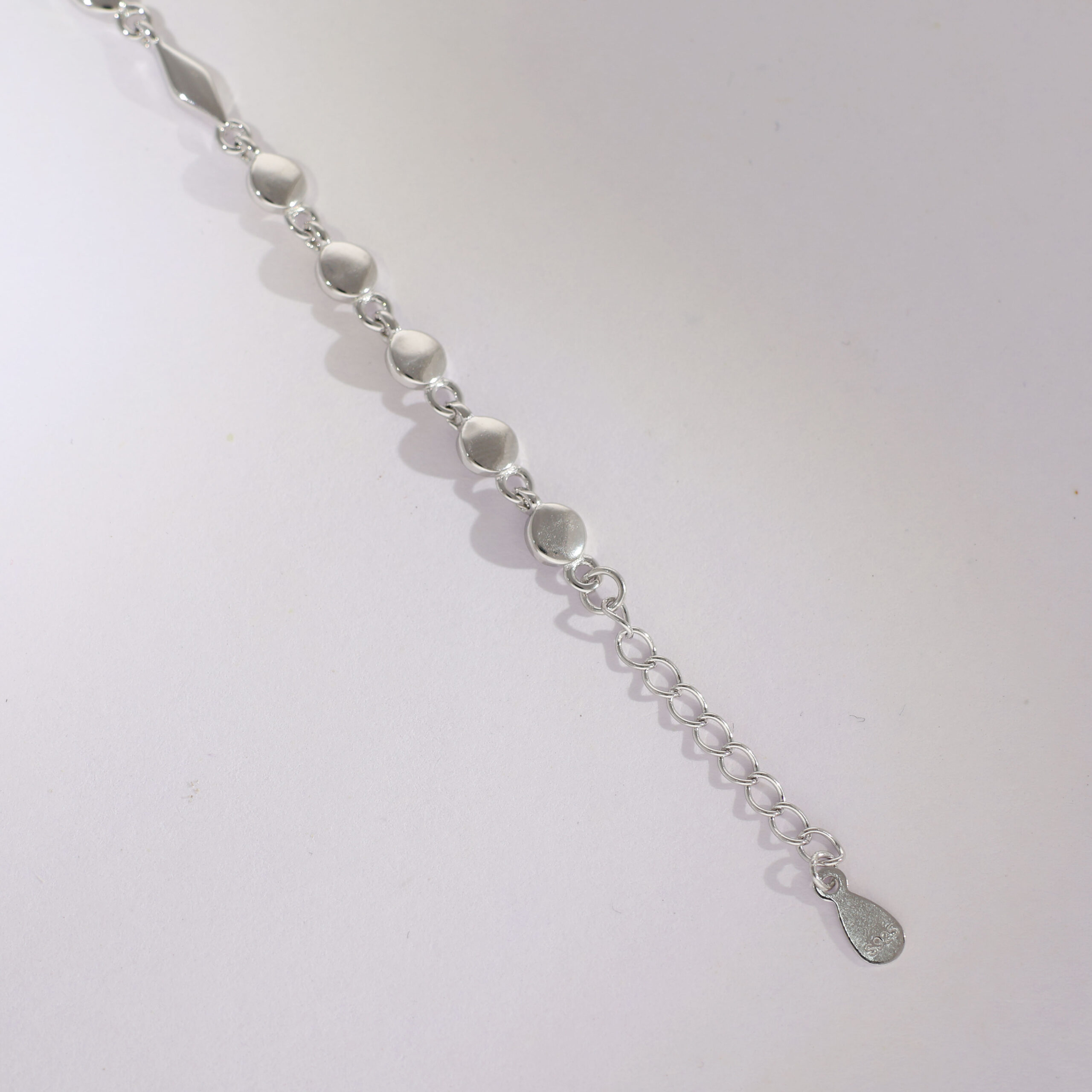 Lumi Clover Bracelet - Image 4