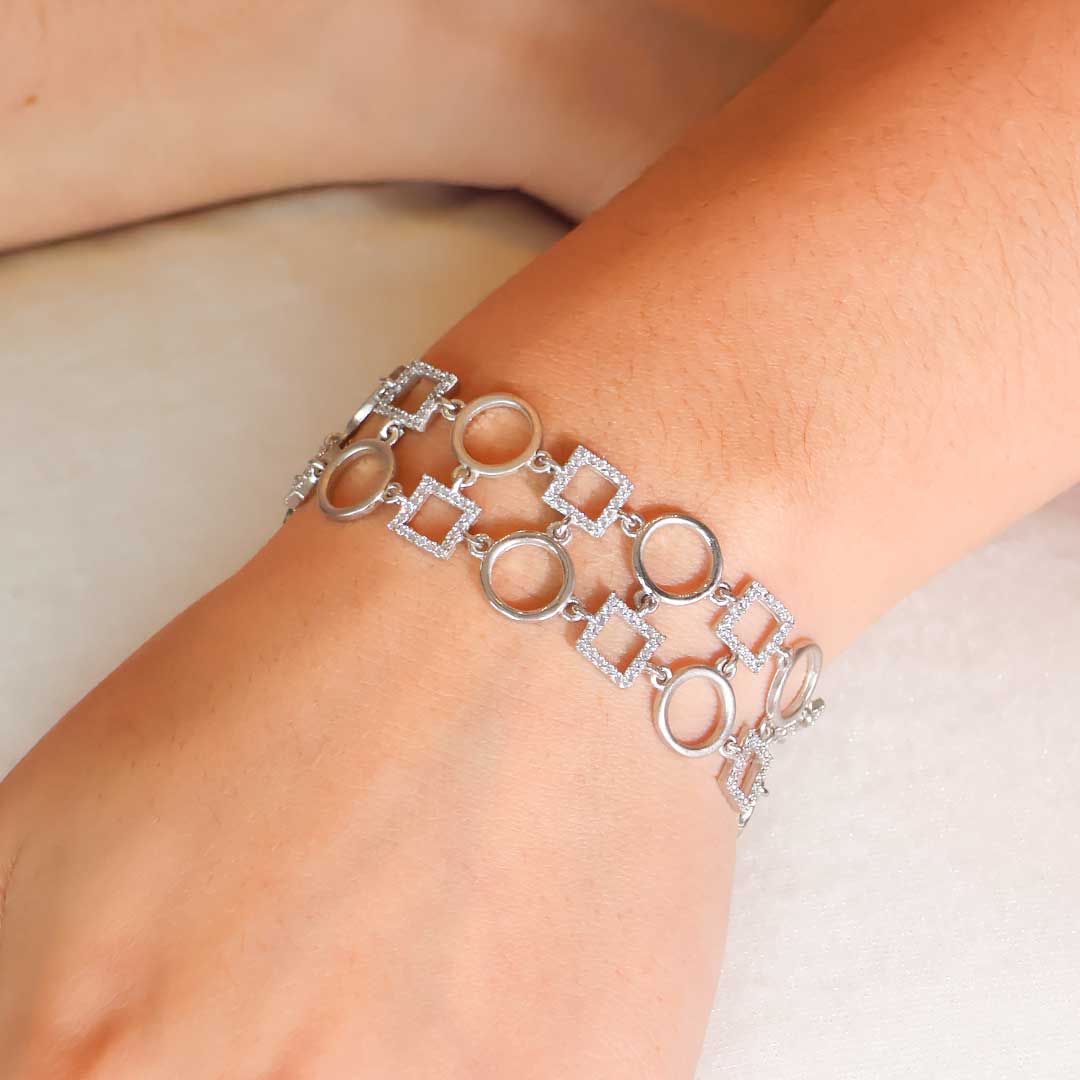 Spark Link Solitaire Bracelet