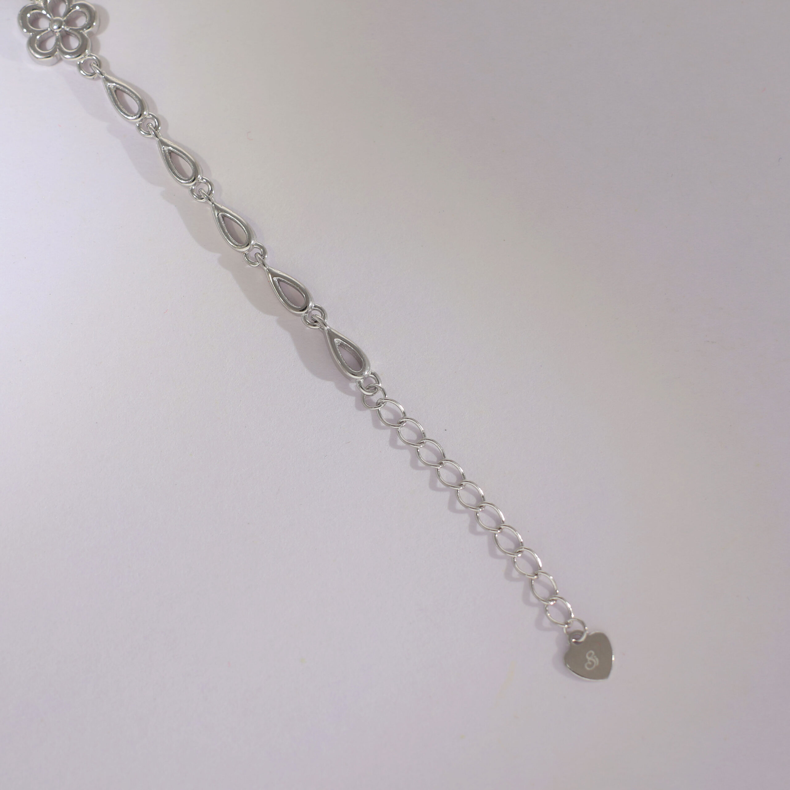 Sparkle Bloom Bracelet - Image 4