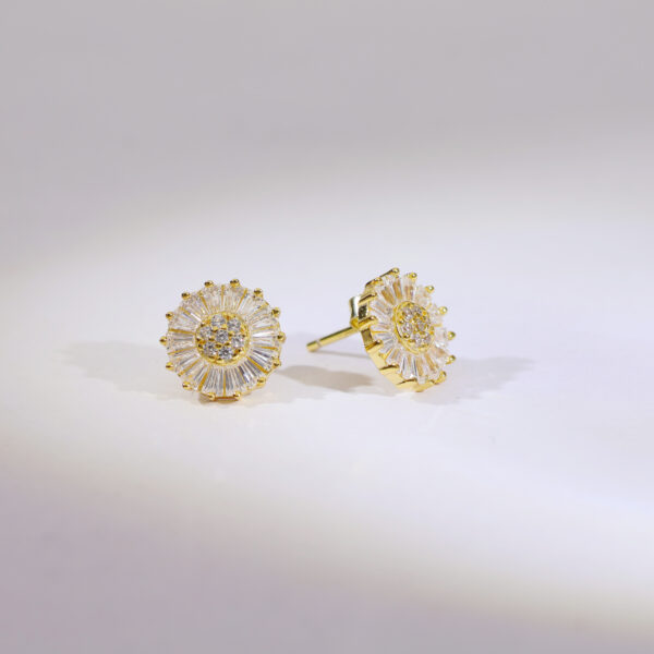 True Shine Rosegold Studs