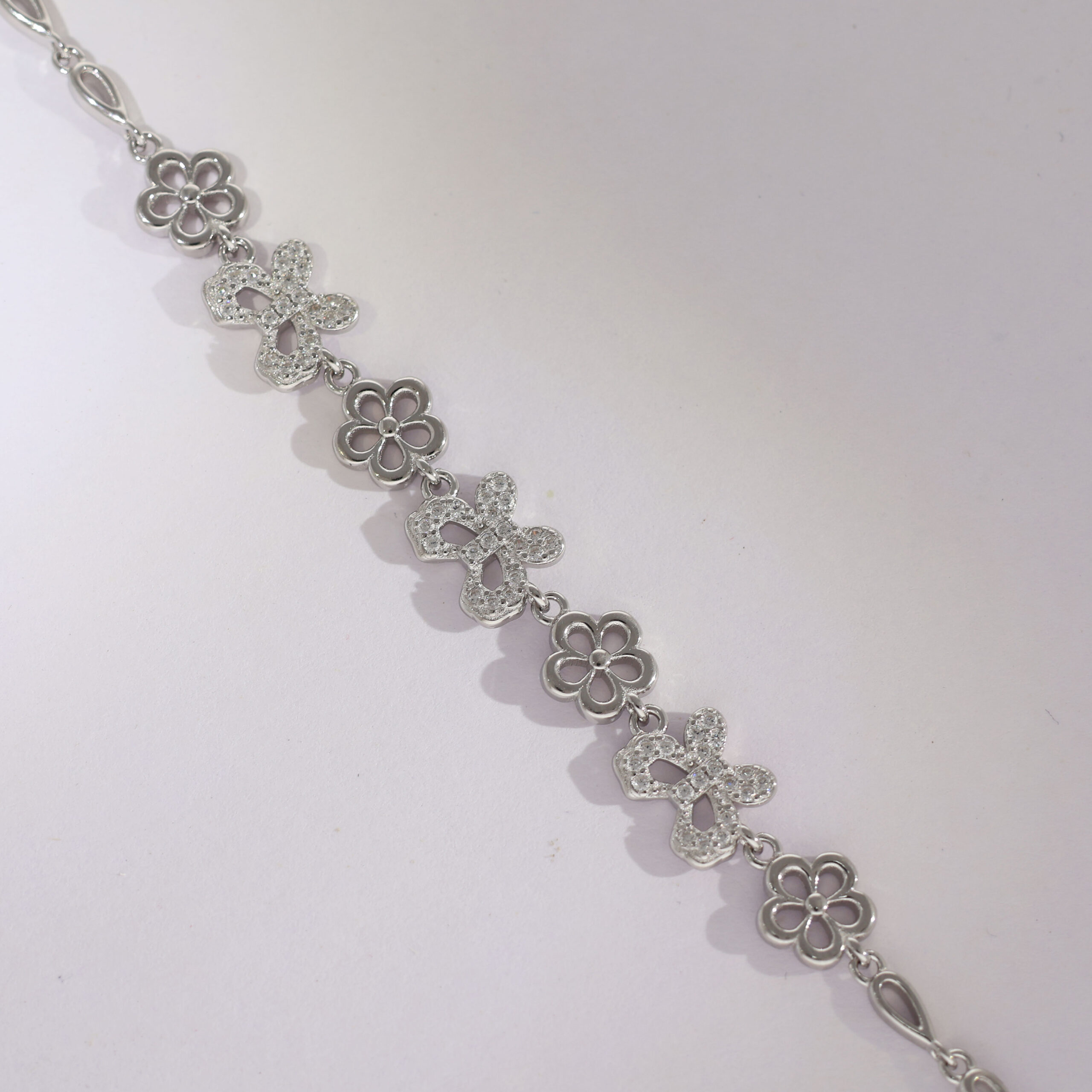 Sparkle Bloom Bracelet - Image 3