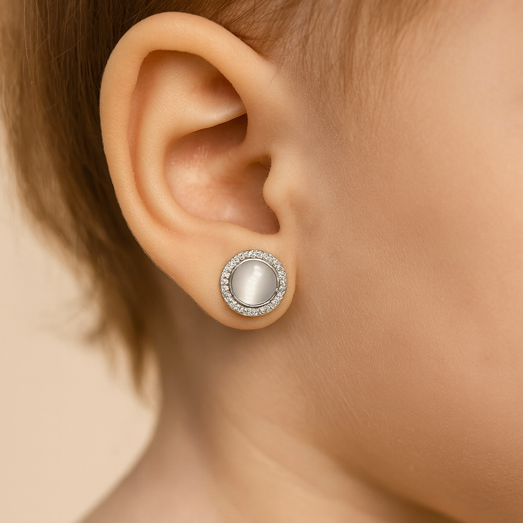 Clasp Glow Silver Earrings