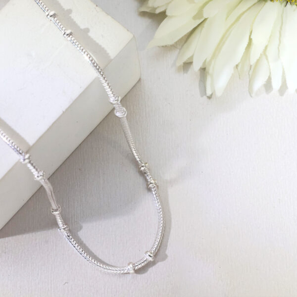 Glintwave Silver Chain - Image 6