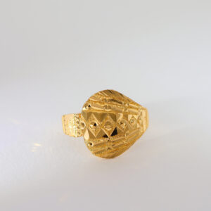 Golden Pattern Ladies Ring