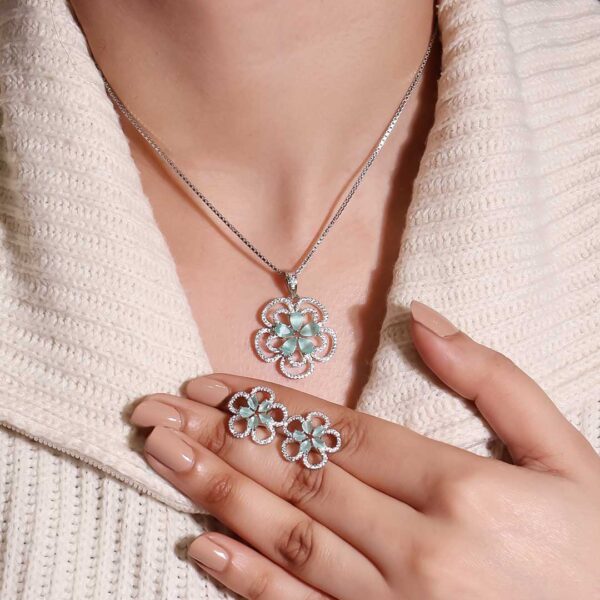 Serenity Bloom Pendant Set