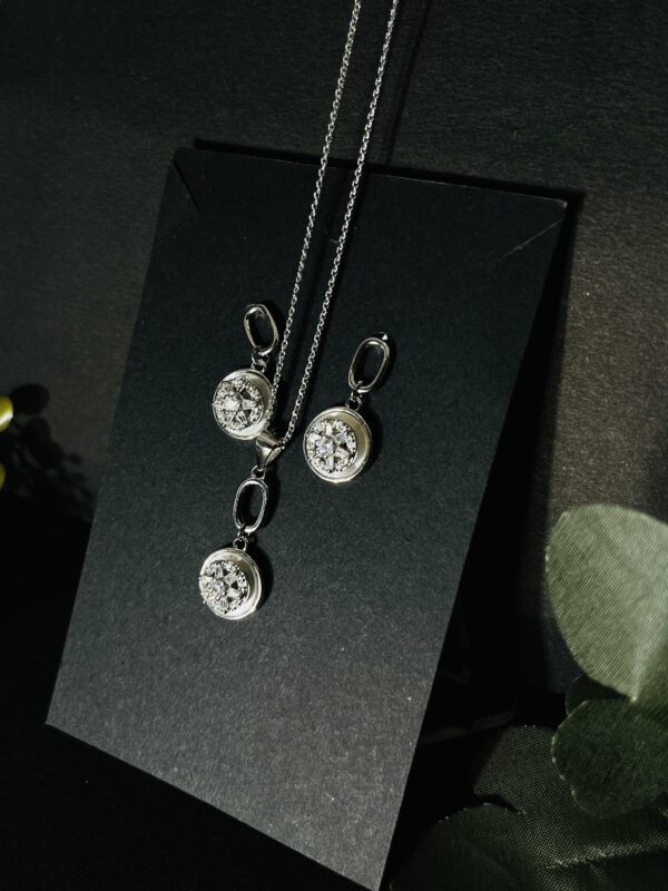 Daisy Spark Pendant Set - Image 8