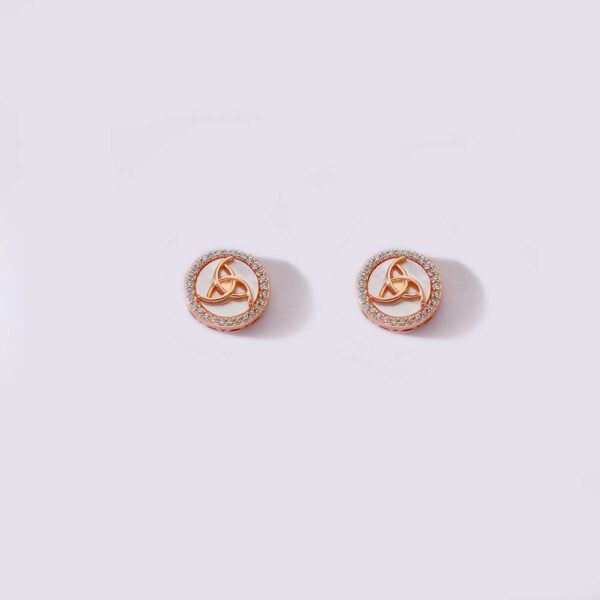 Pearl Radiance Trinity Set/With Or Without Chain - Image 7
