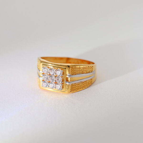 Crown Spark Gents Stone Ring - Image 3