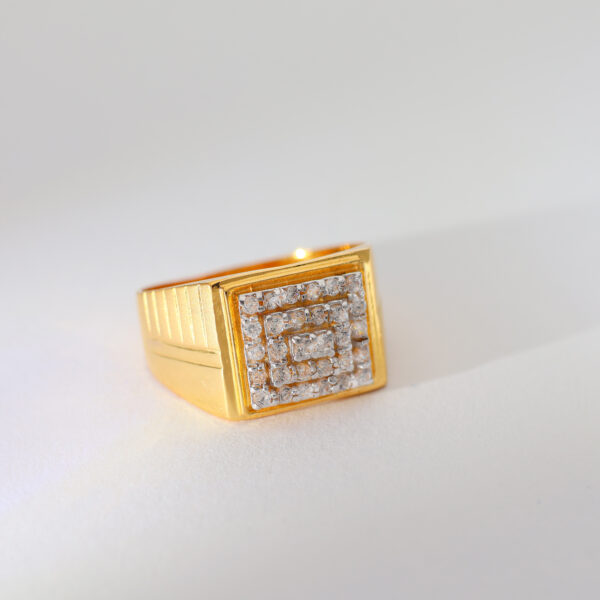 GoldMaze Gents Stone Ring