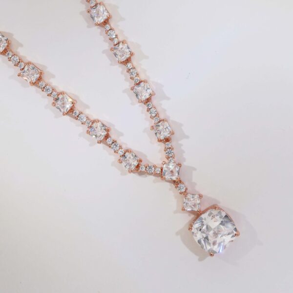 Starluxe Solitaire Rosegold Necklace - Image 3
