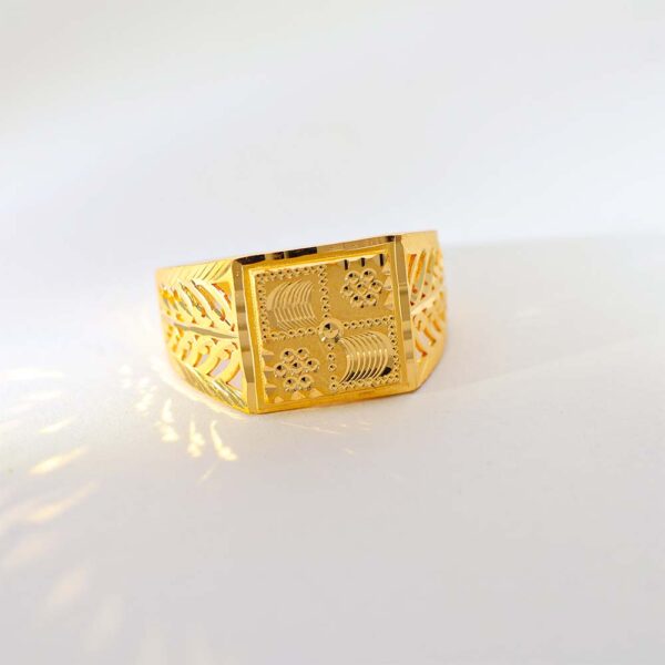 The Golden Crest Mosaic Ring