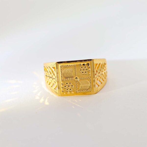 The Golden Crest Mosaic Ring - Image 4