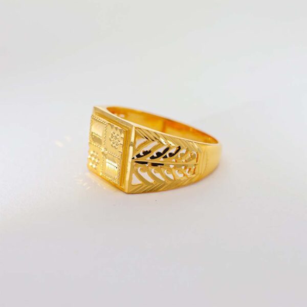 The Golden Crest Mosaic Ring - Image 5
