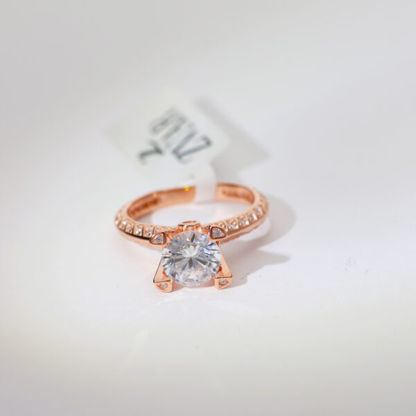 Elaré Solitaire Rosegold Ring - Image 2