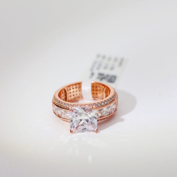 Majesté Square Rosegold Ring - Image 2