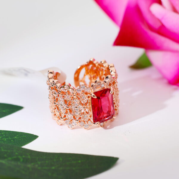 Rosaria Crown Rosegold Ring - Image 6
