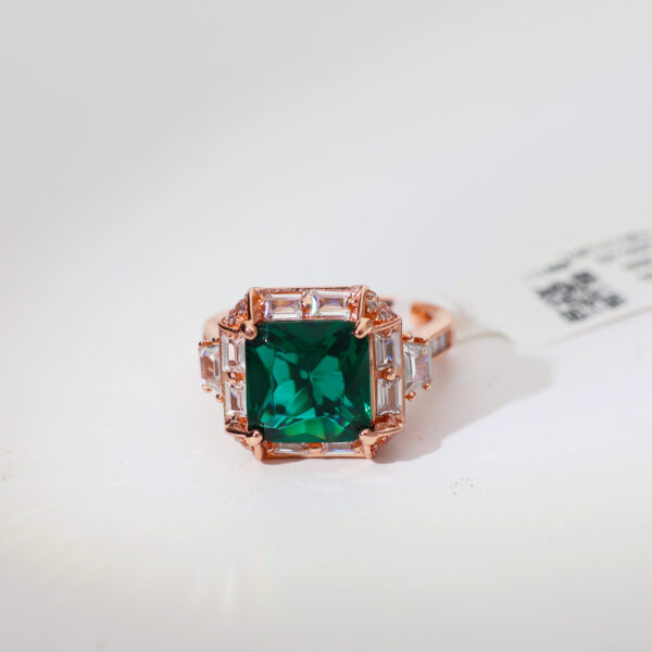 GlintEmerald Rosegold Ring - Image 2
