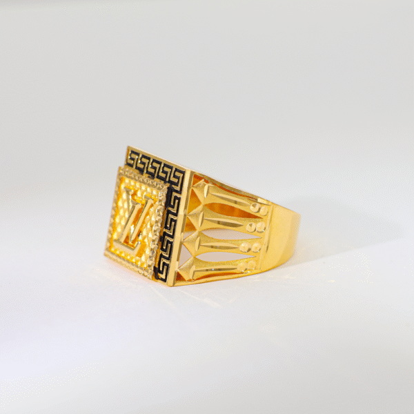 The Luxe Legacy Ring - Image 5