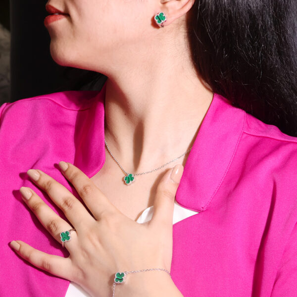 Green Aura Necklace Set