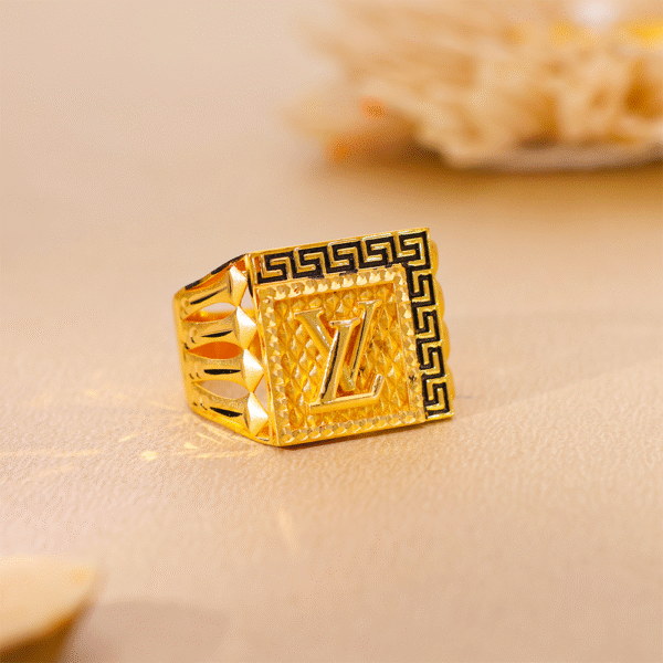 The Luxe Legacy Ring - Image 7