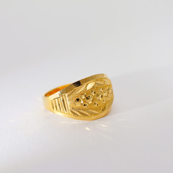 Classic Shine Ladies Ring - Image 2