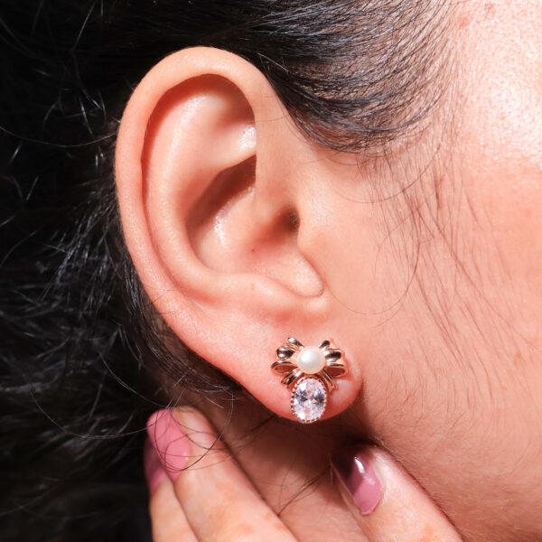 BlushCrown Rosegold Earrings - Image 4