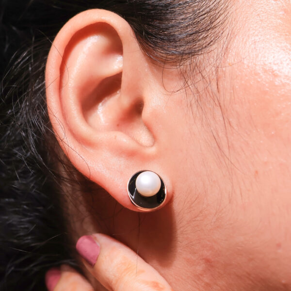 MidnightGlow Rosegold Earrings - Image 4