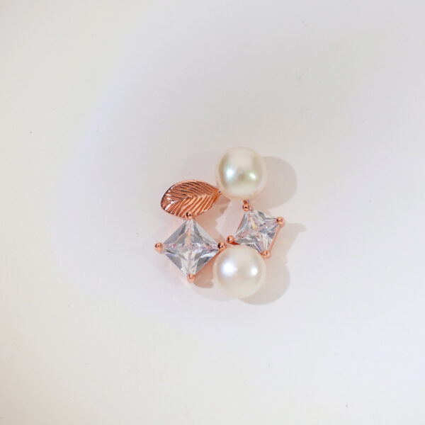 LeafLustre Rosegold Earrings - Image 3