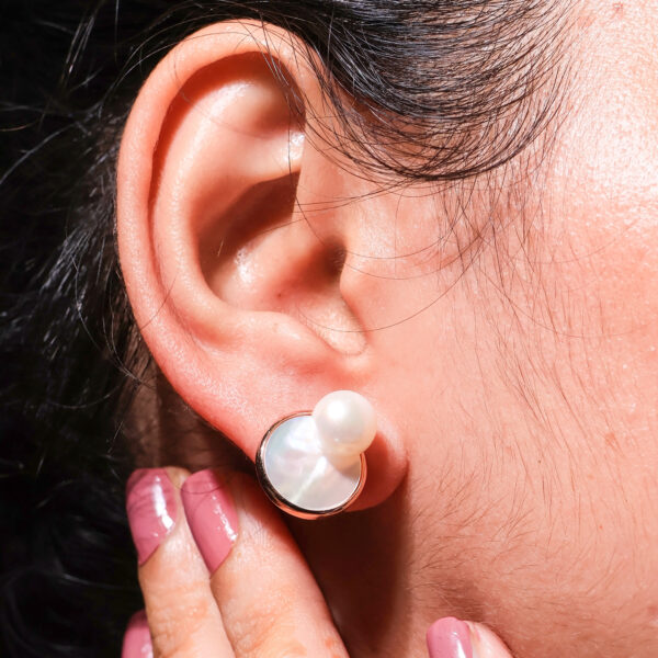 LunaShell Rosegold Earrings - Image 4