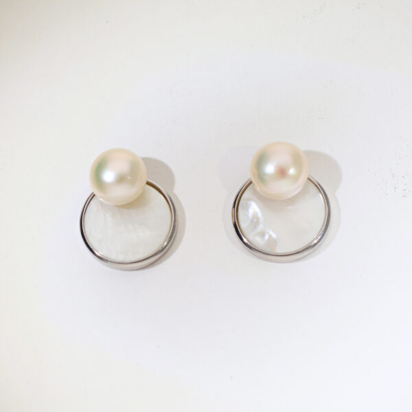 MoonShell Shine Silver Earrings - Image 2