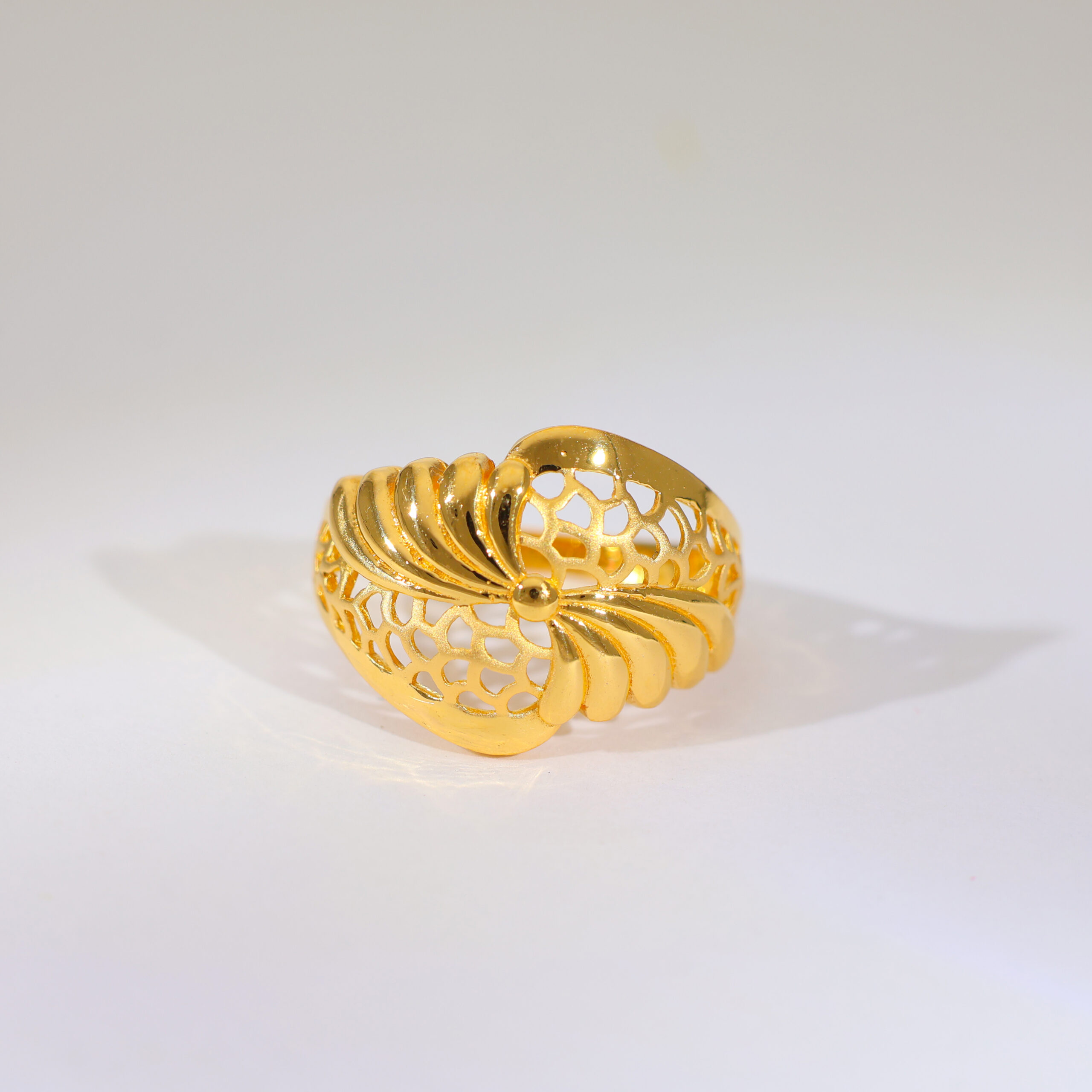 Lustre Weave Ladies Gold Ring