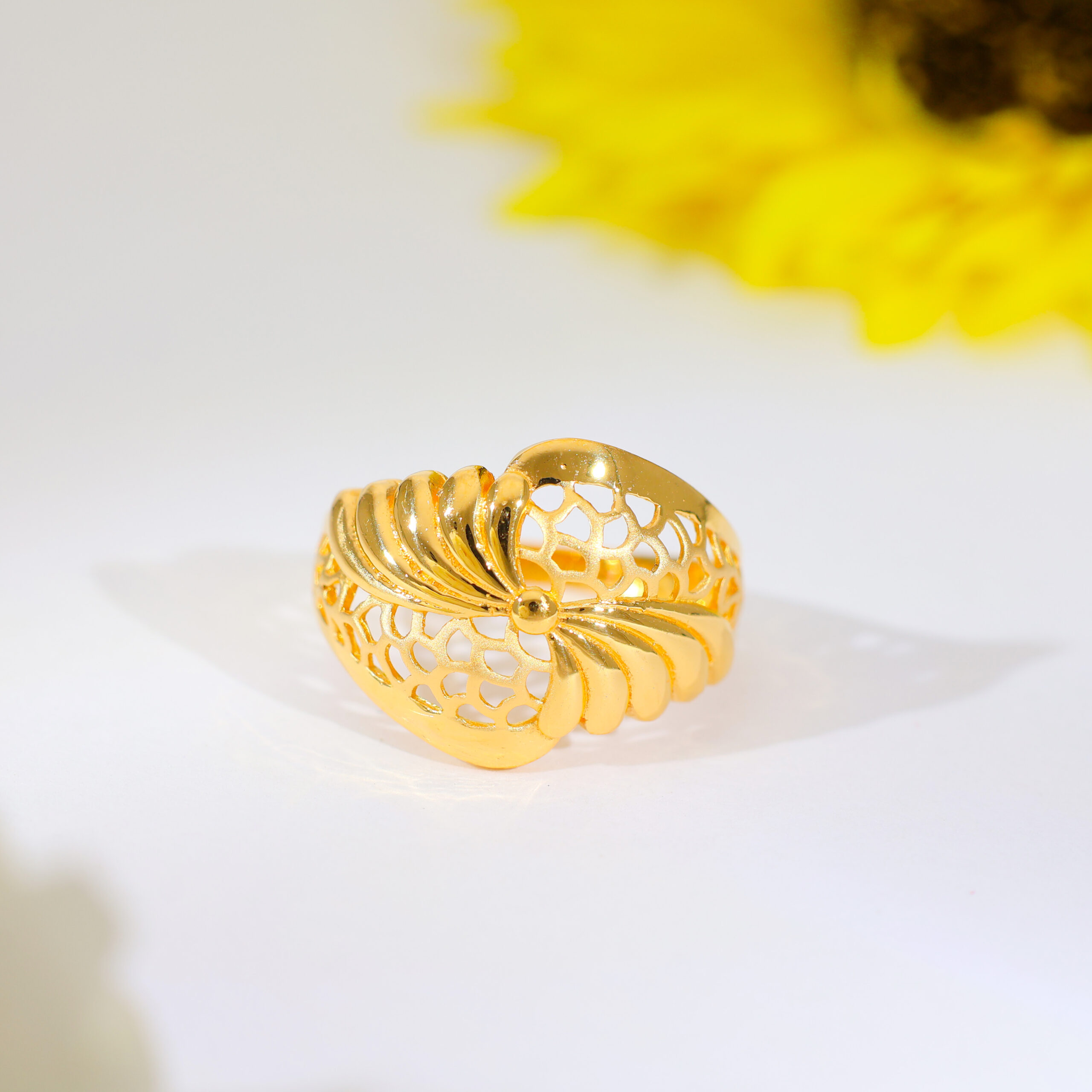 Lustre Weave Ladies Gold Ring - Image 4