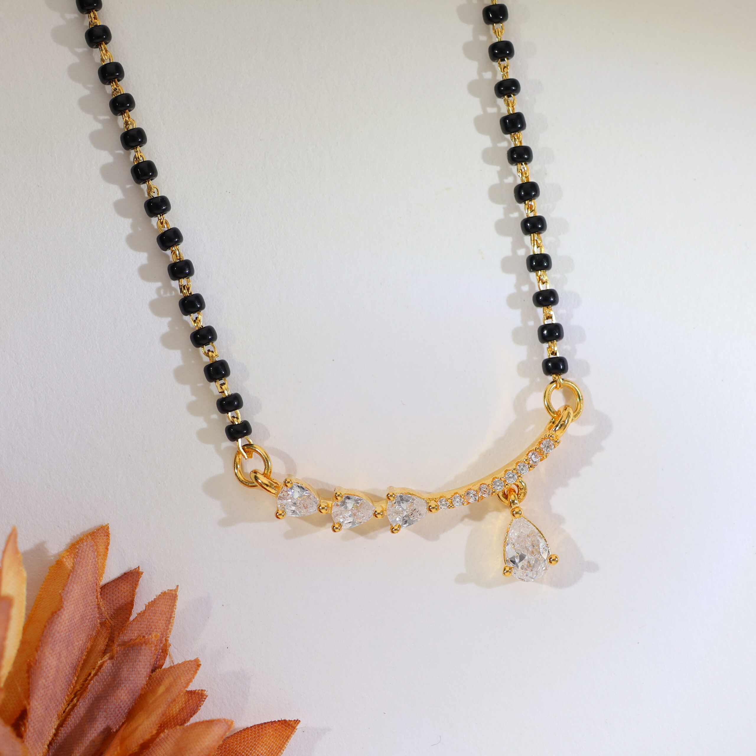 Minimal Curve Shine Mangalsutra - Image 4