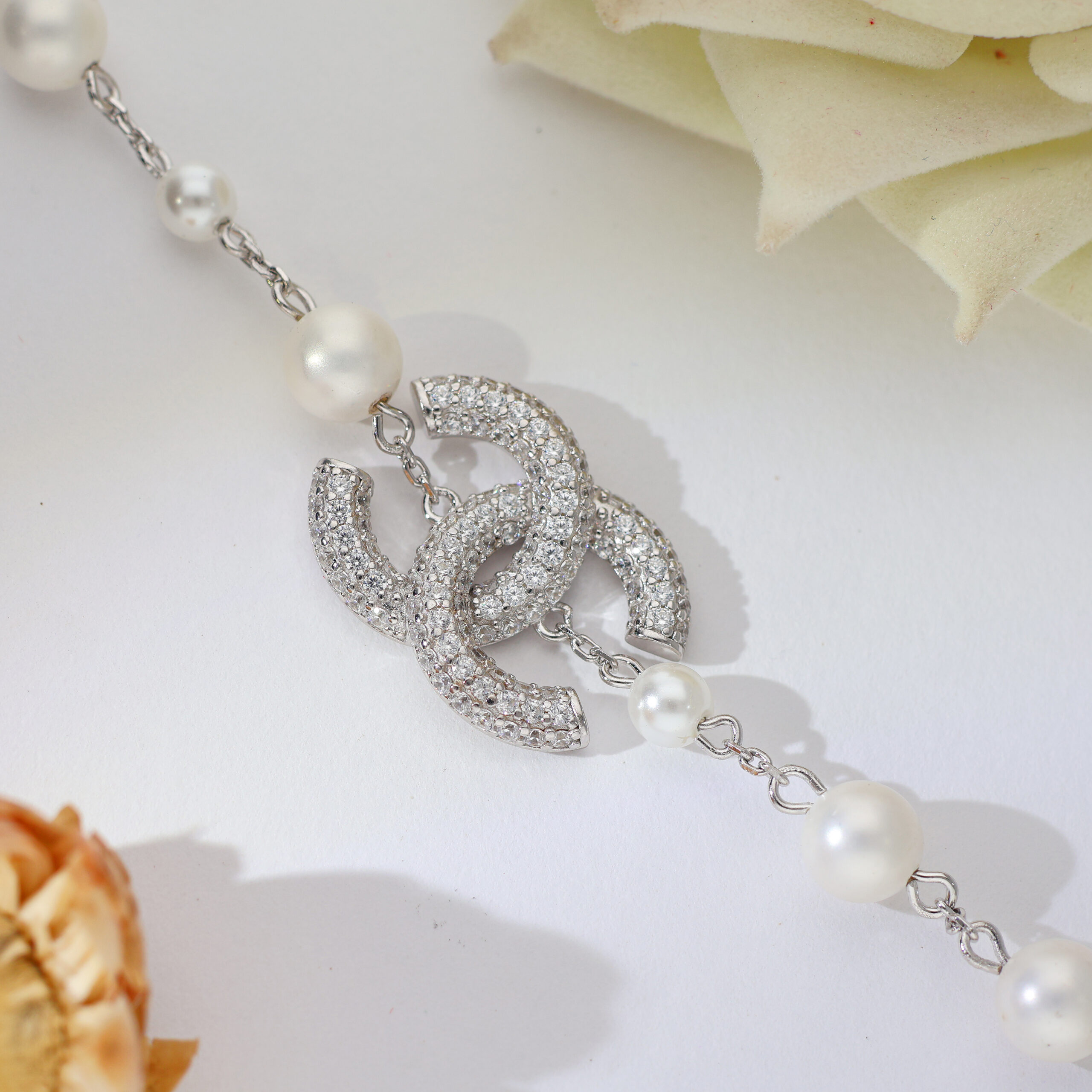 Chic Interweave Pearl Silver Bracelet - Image 5