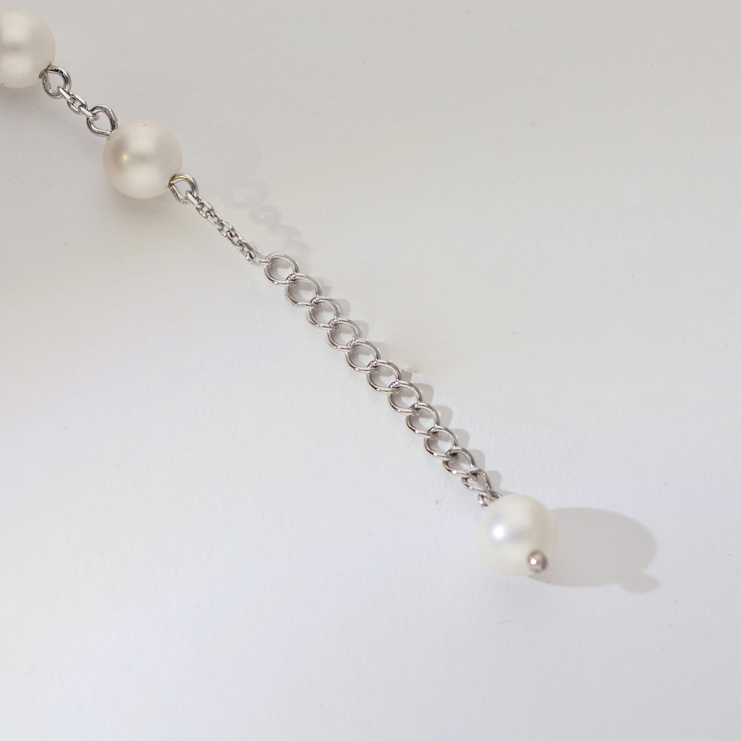 Chic Interweave Pearl Silver Bracelet - Image 3