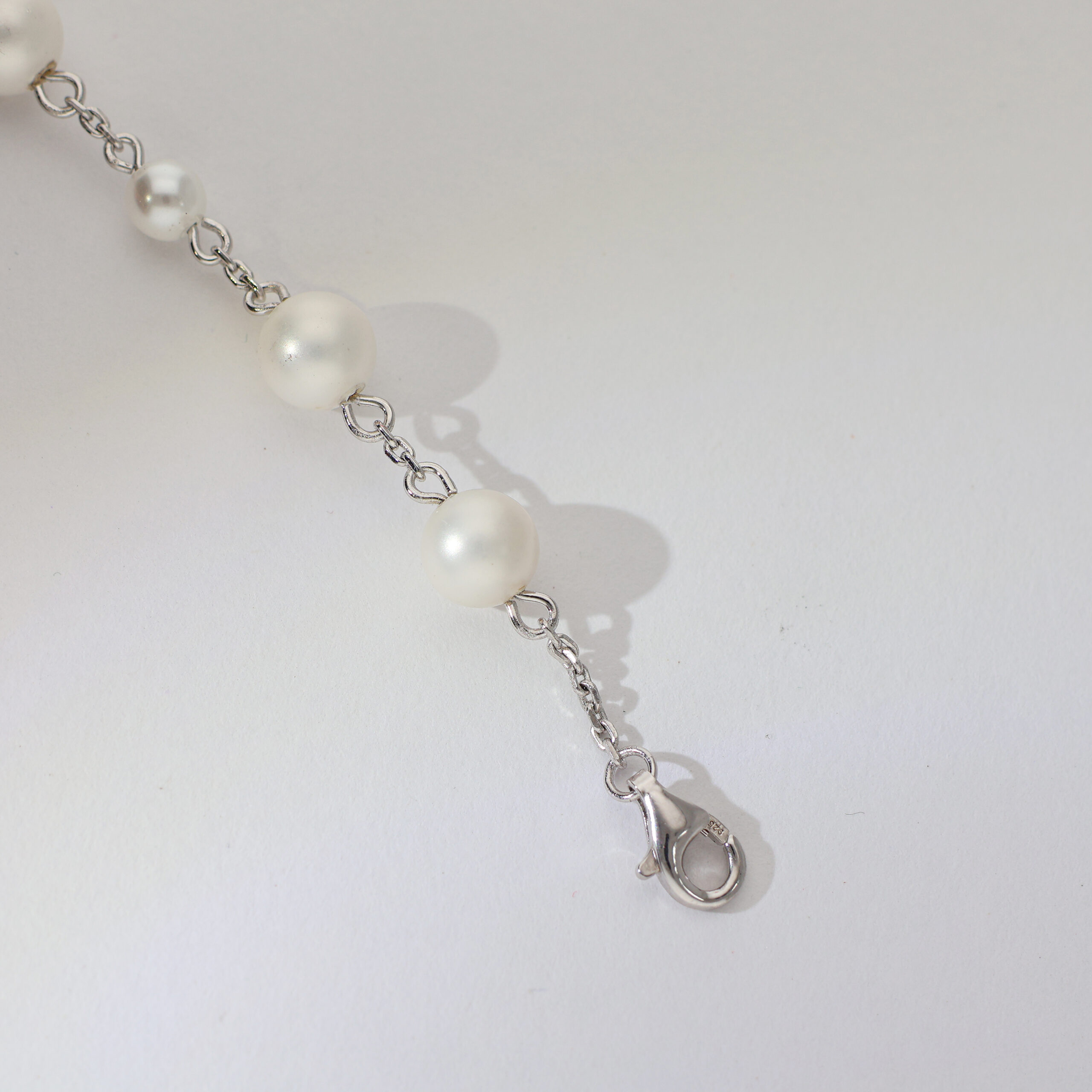 Chic Interweave Pearl Silver Bracelet - Image 4