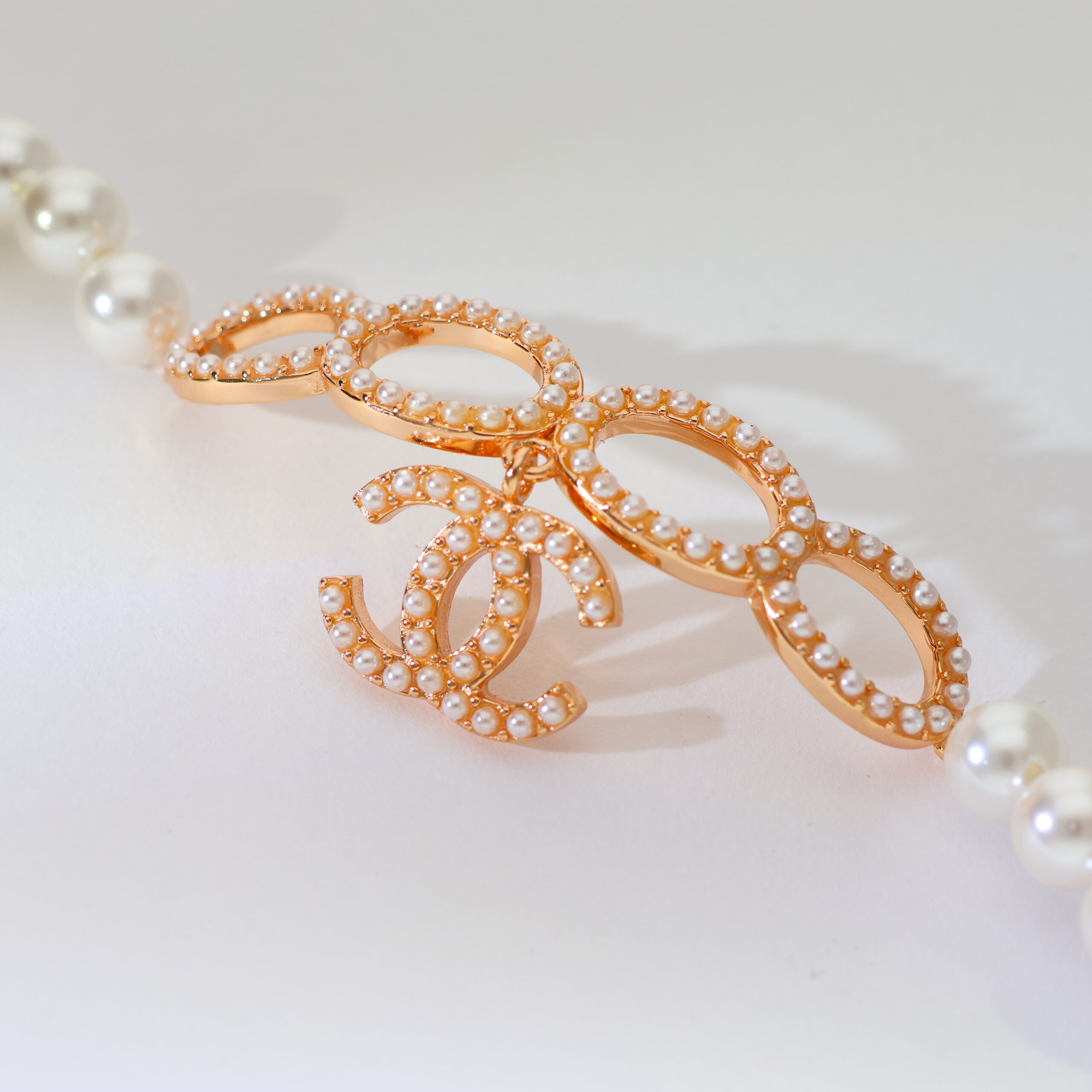 Signature Pearl Emblem rosegold bracelet - Image 2