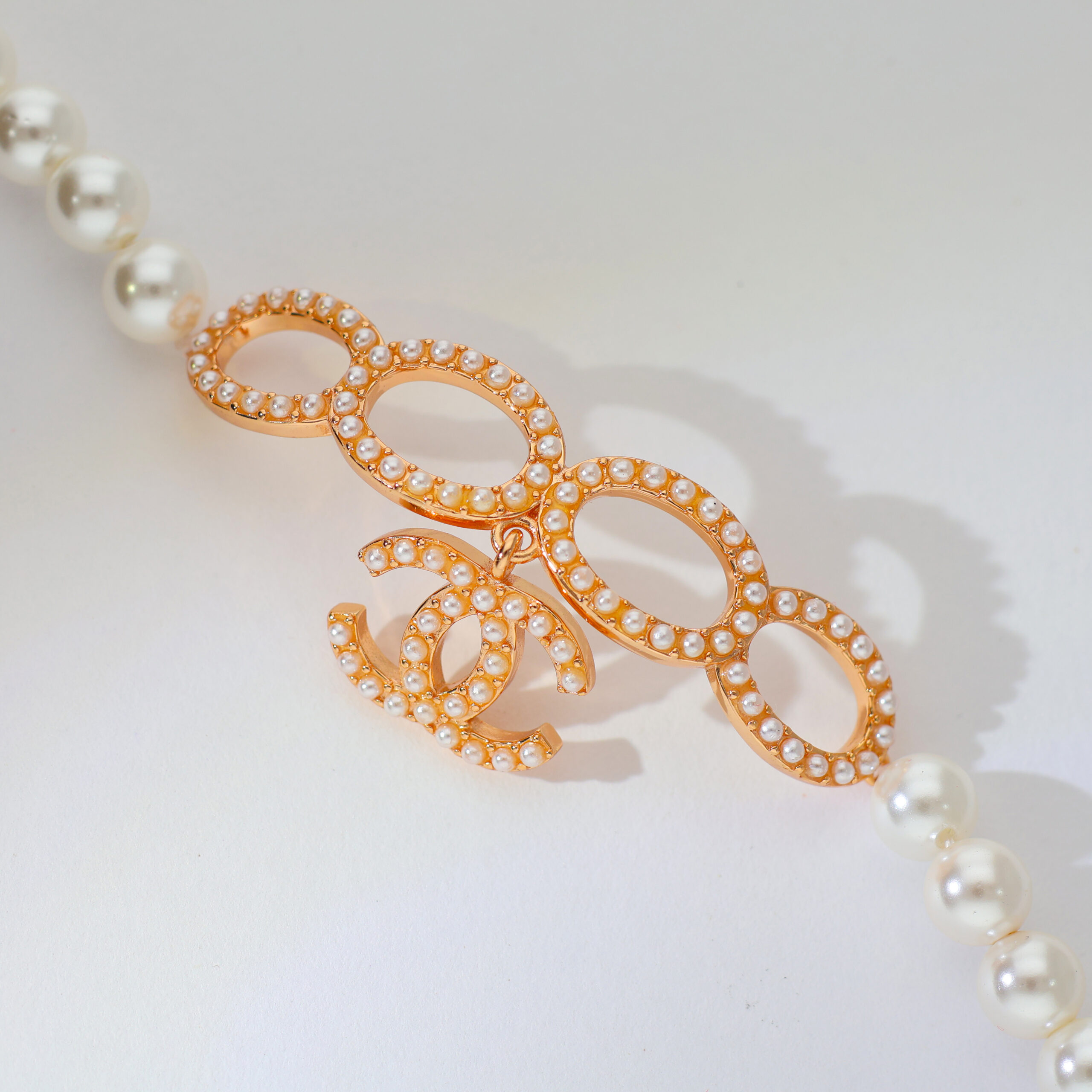 Signature Pearl Emblem rosegold bracelet - Image 3