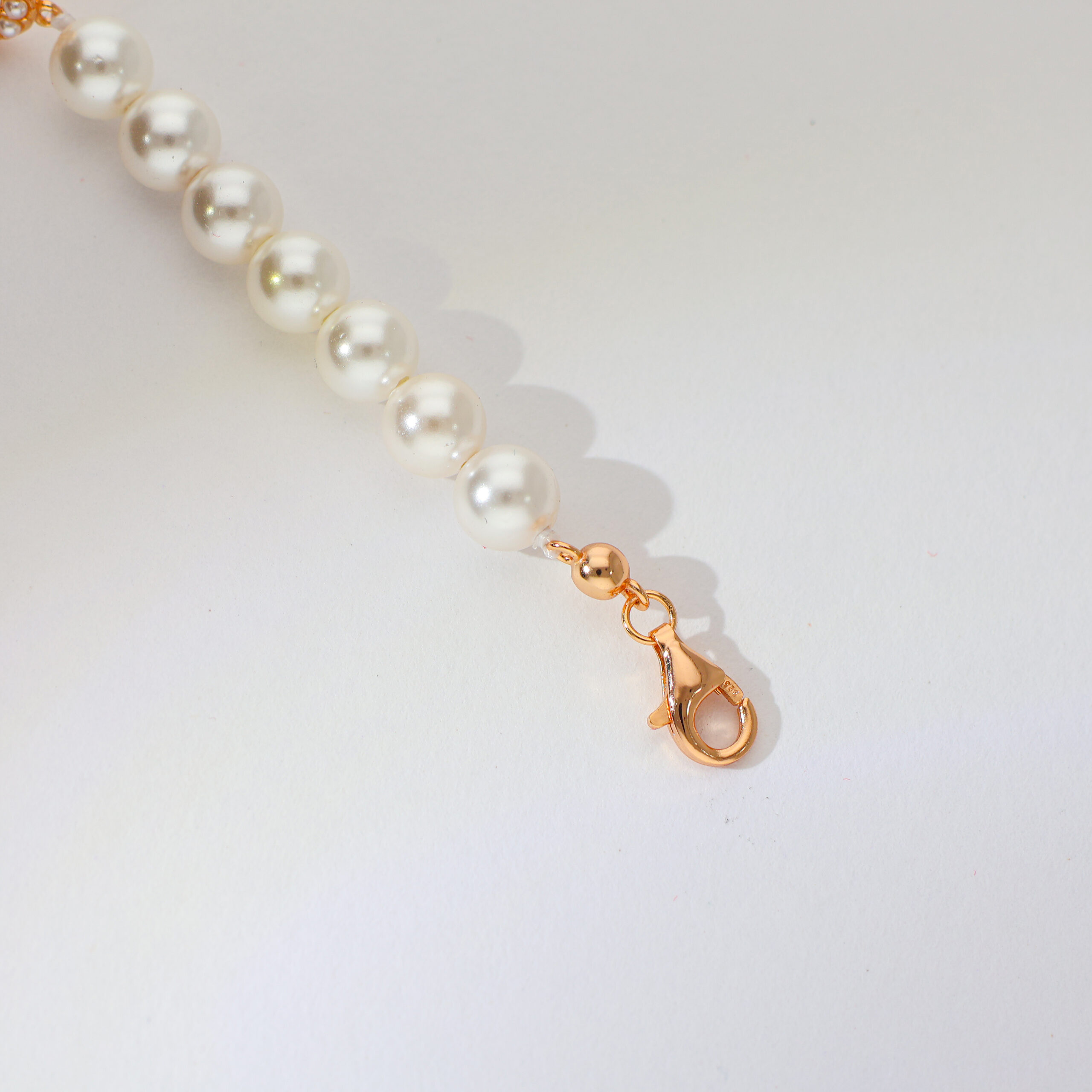 Signature Pearl Emblem rosegold bracelet - Image 4