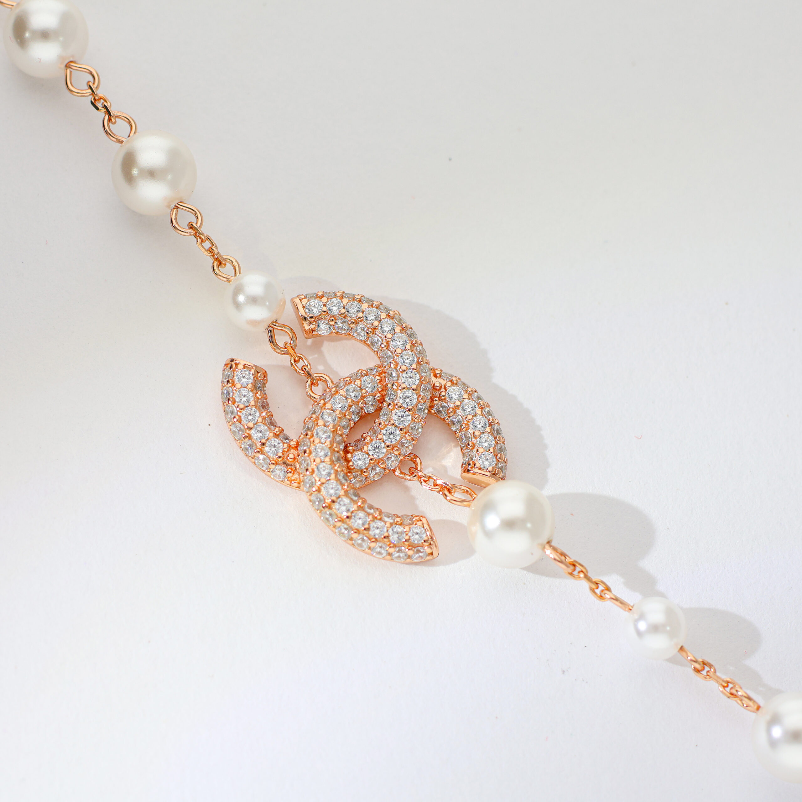 Rose Pearl Interlock rosegold bracelet - Image 2