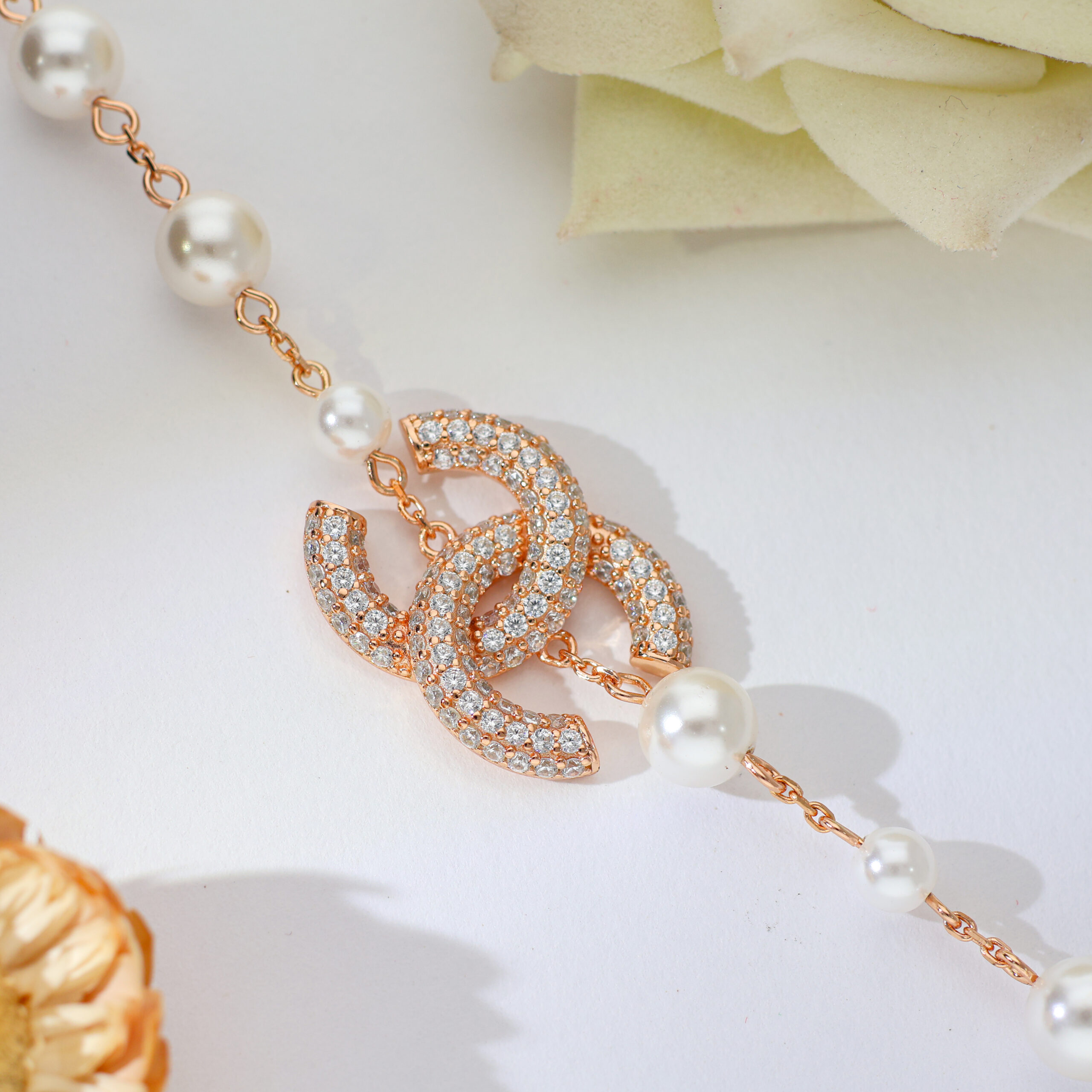 Rose Pearl Interlock rosegold bracelet - Image 5
