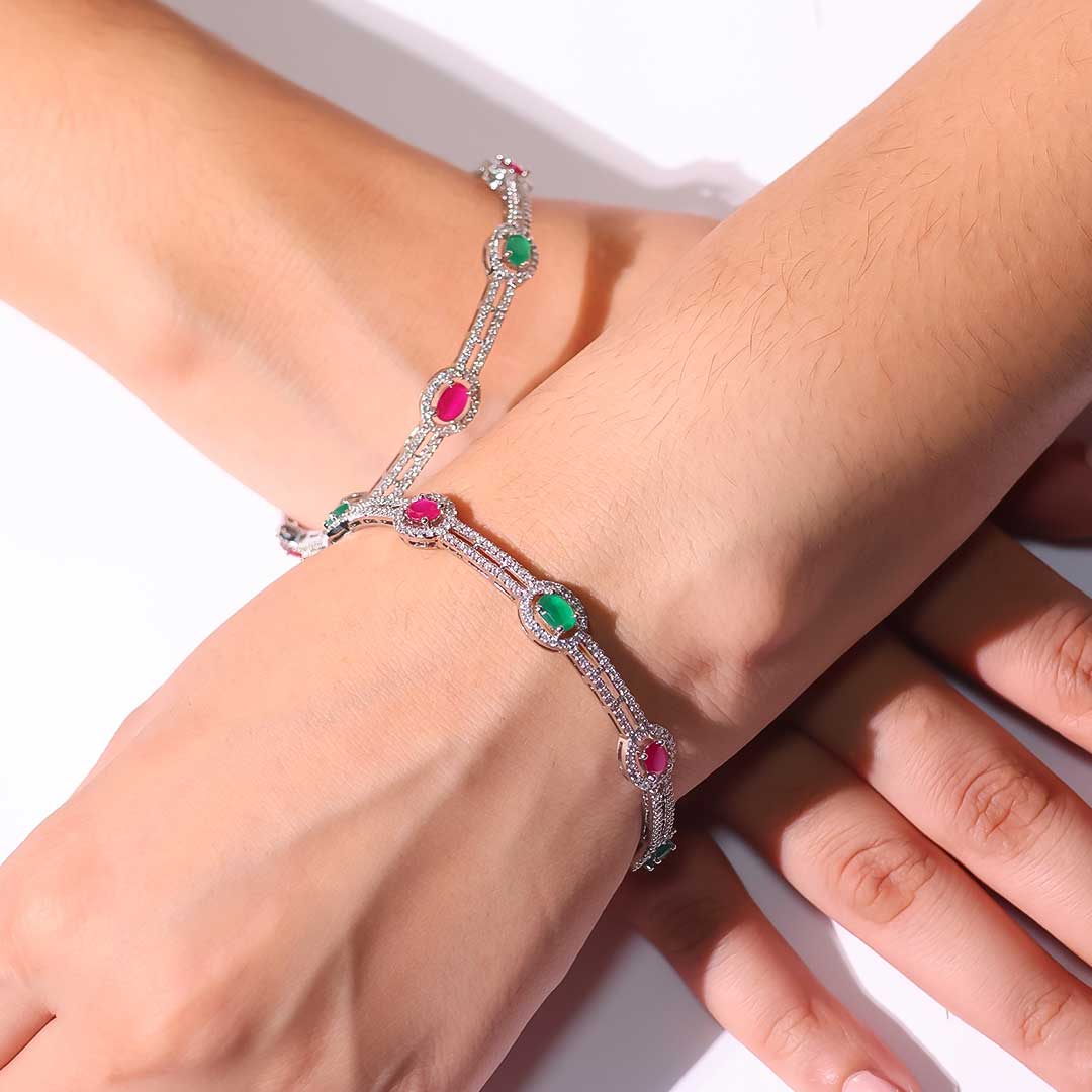 Oval Halo Trail bangles