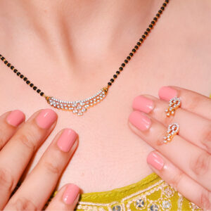 Elegant Curve Shine Mangalsutra