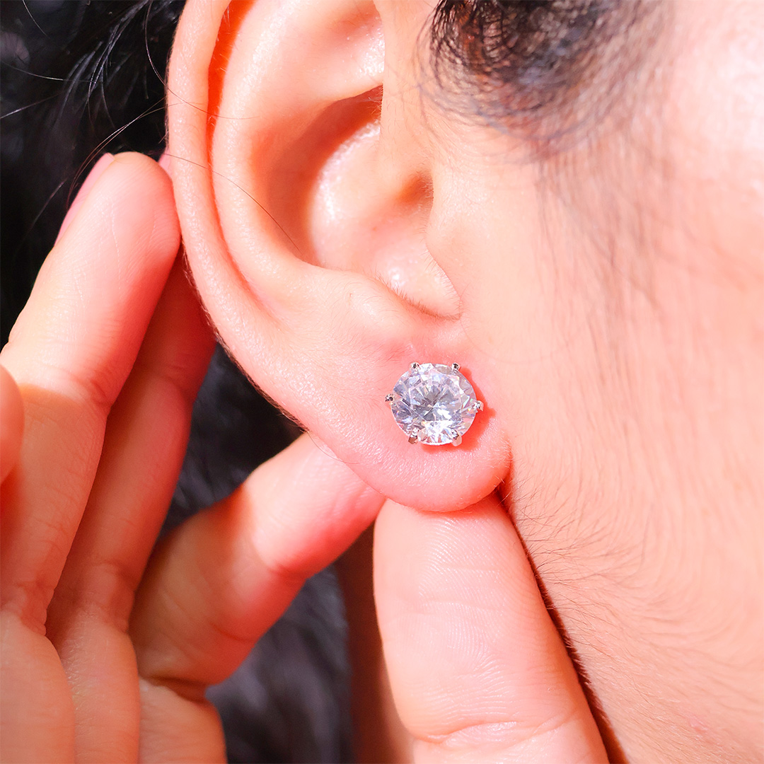 Timeless Round diamond Earring - Image 9