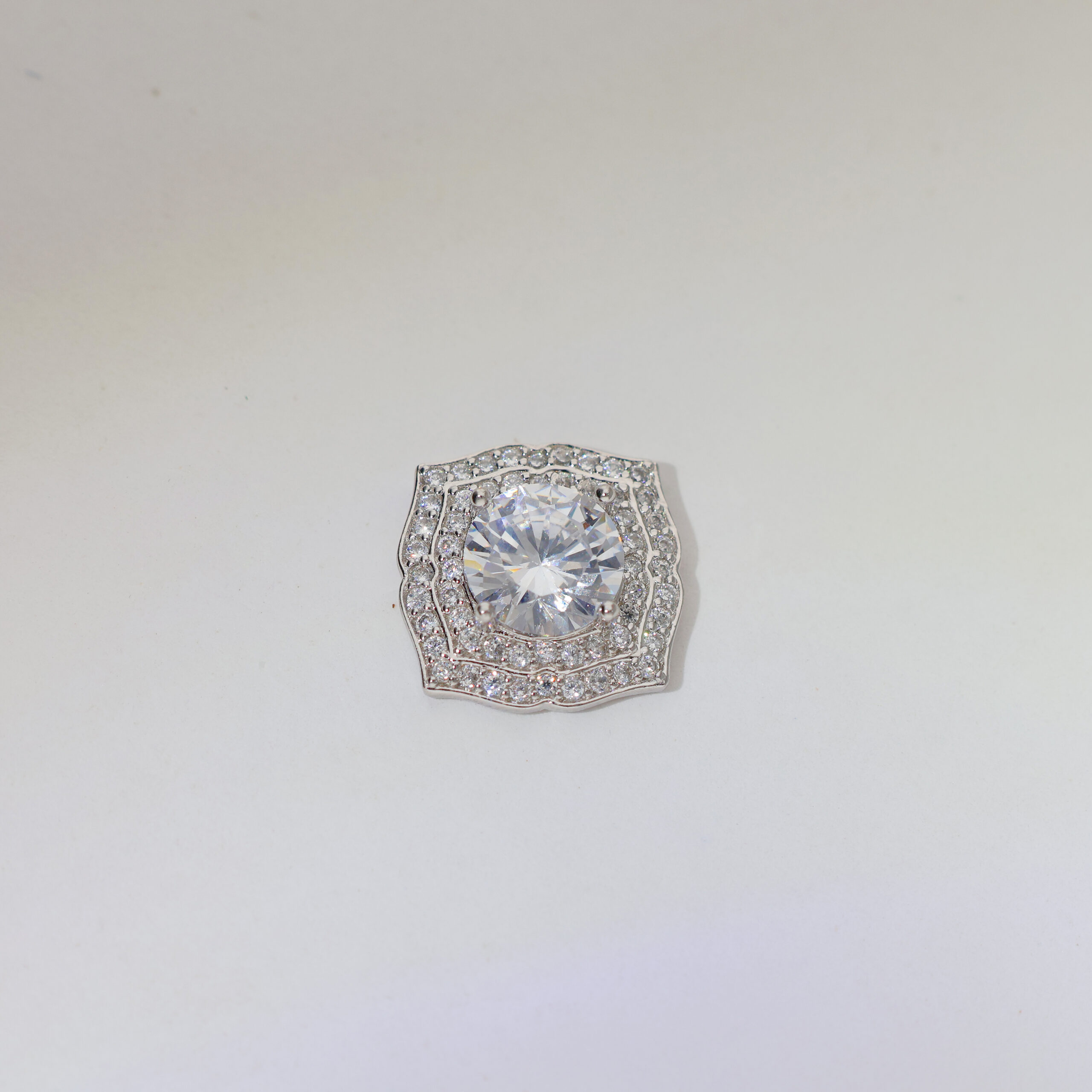 Royal Shield Sparkle Earring - Image 3