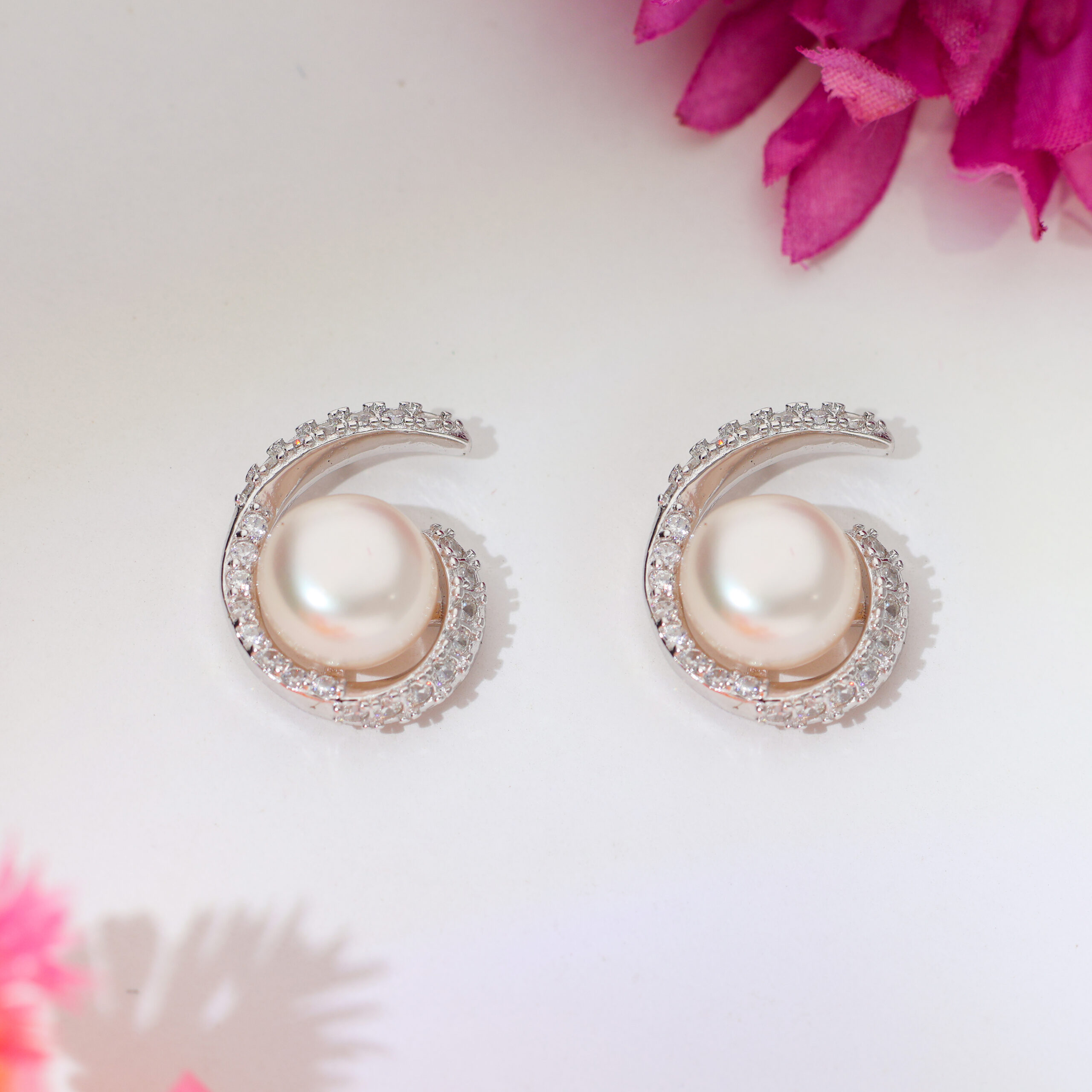 Moon Pearl Halo Earring