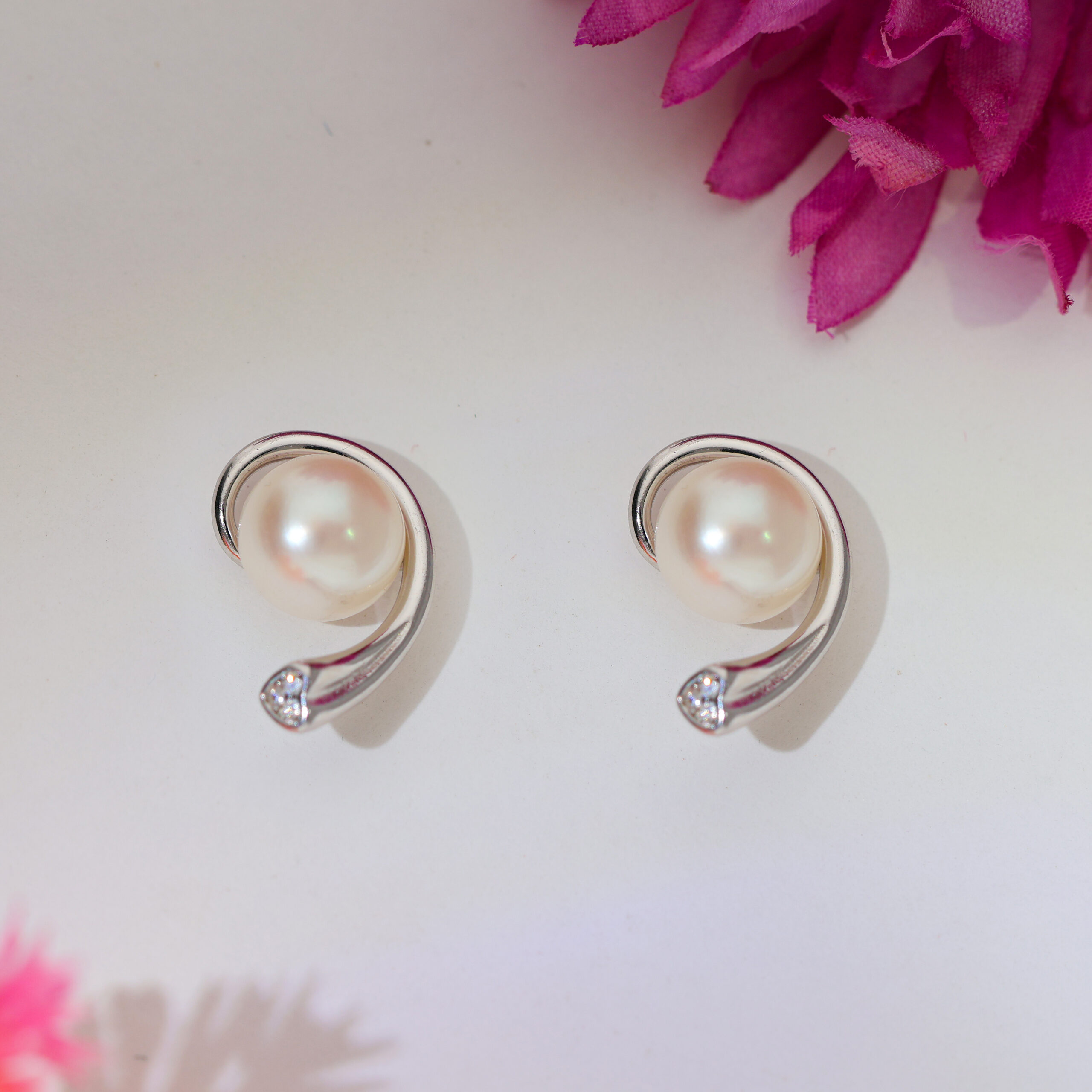 Swirl Pearl Classic Earring