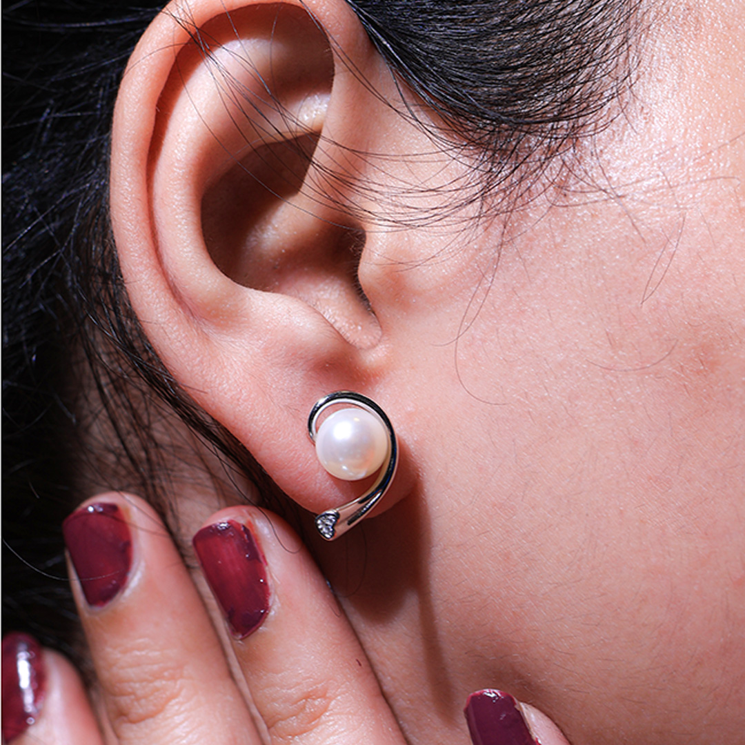 Swirl Pearl Classic Earring - Image 5