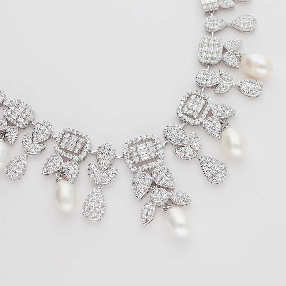 Pearl Leaf Radiance necklace set - Image 3
