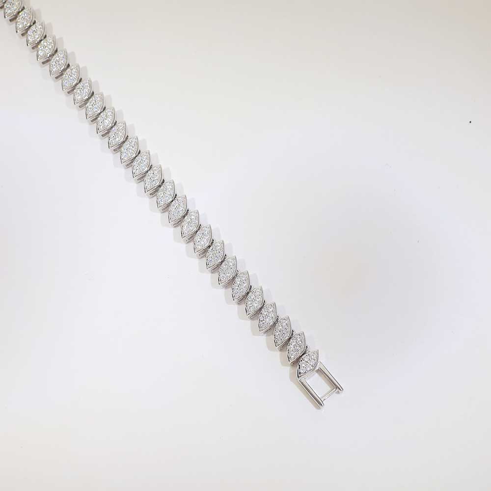 Pearl Leaf Radiance necklace set - Image 7